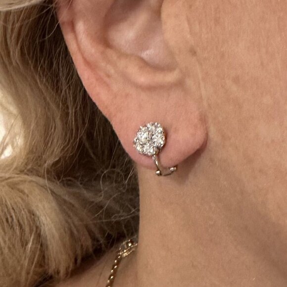 Authentic! Van Cleef & Arpels Platinum Diamond Fleurette Flower Earrings - Picture 3 of 16